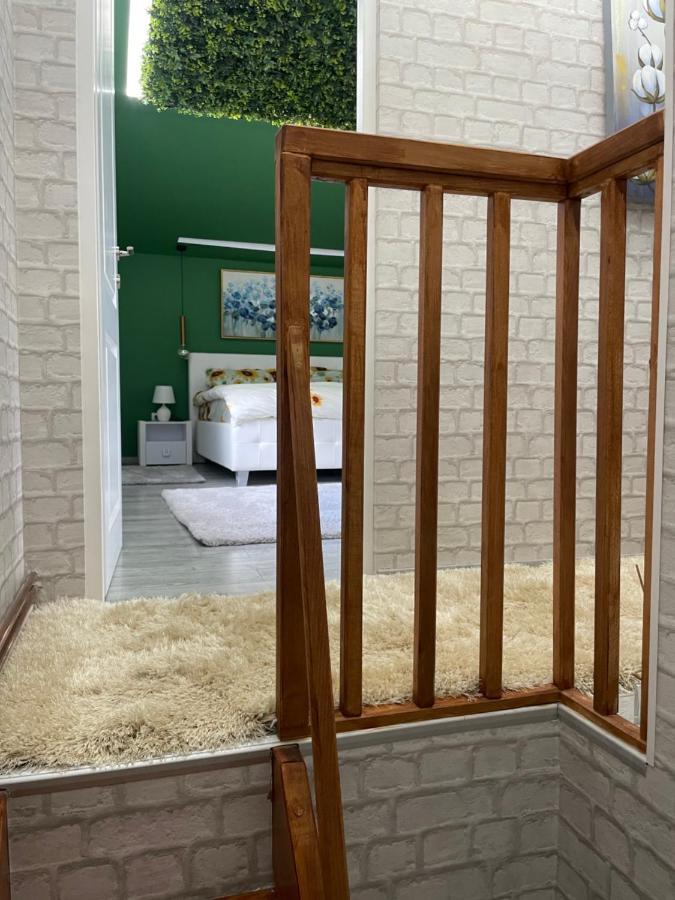 Deyinn Guest House Centrum Turda Eksteriør billede