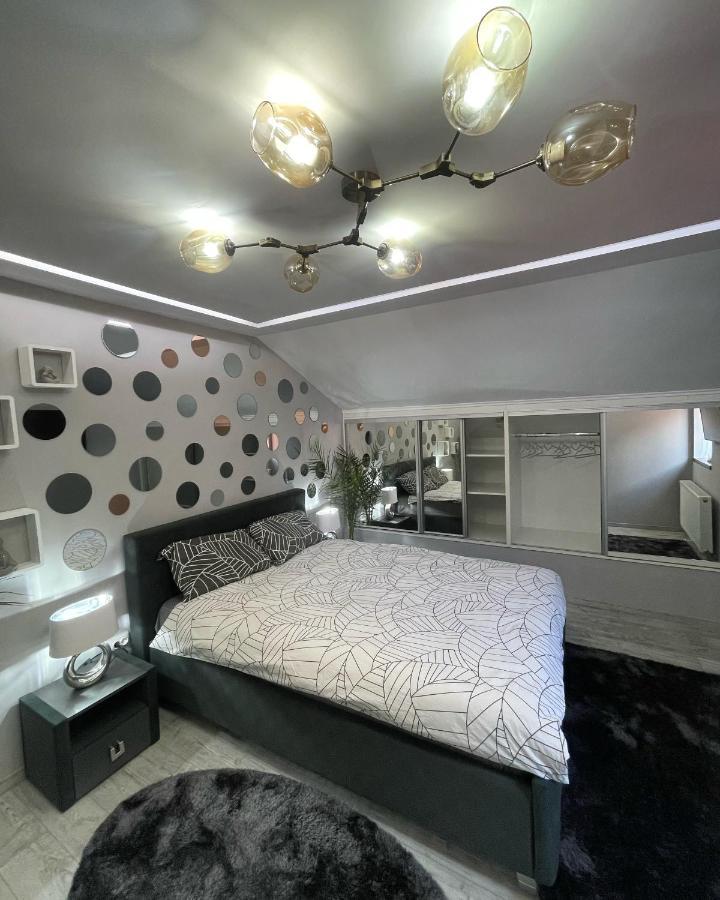 Deyinn Guest House Centrum Turda Eksteriør billede