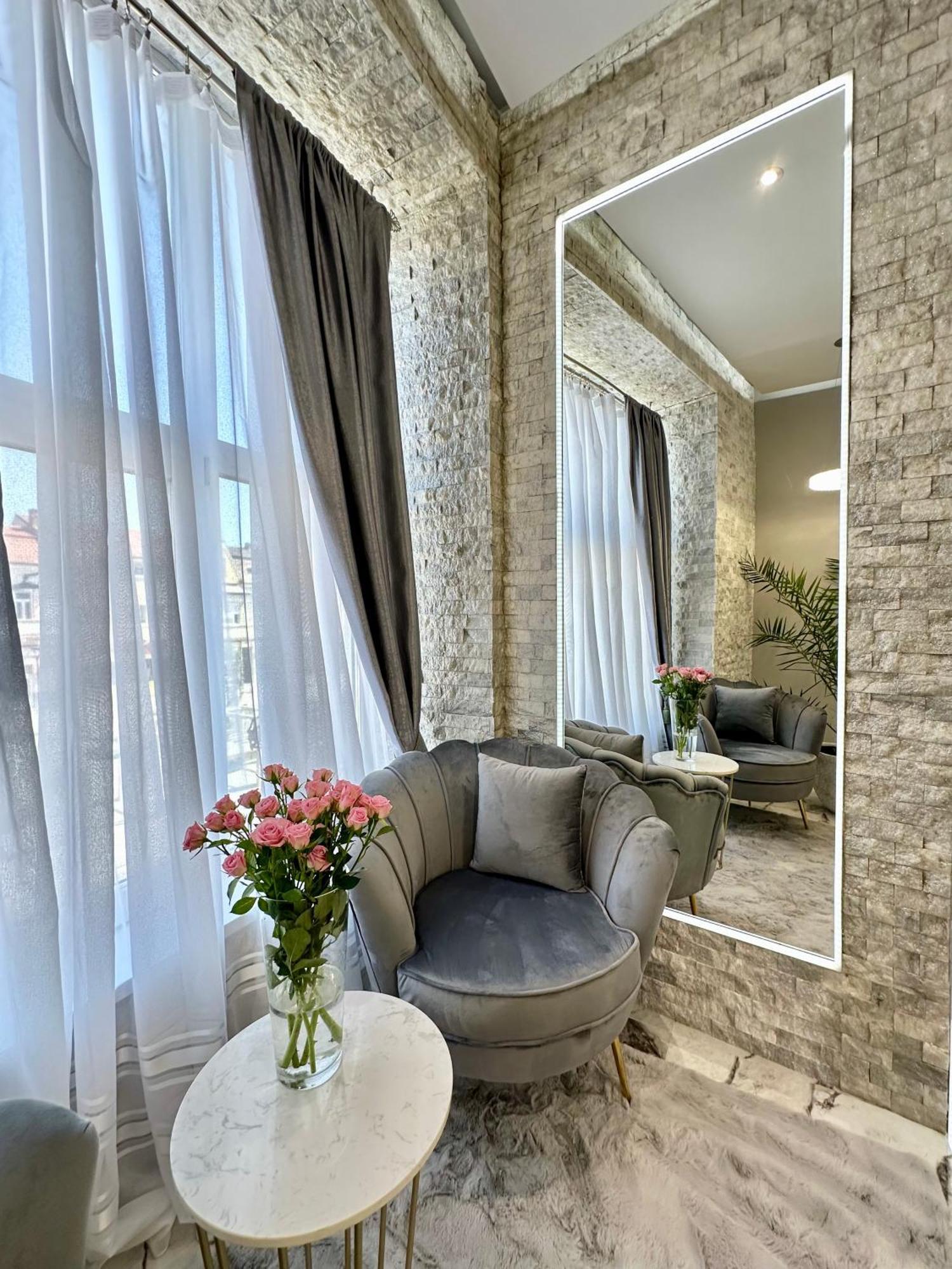 Deyinn Guest House Centrum Turda Eksteriør billede