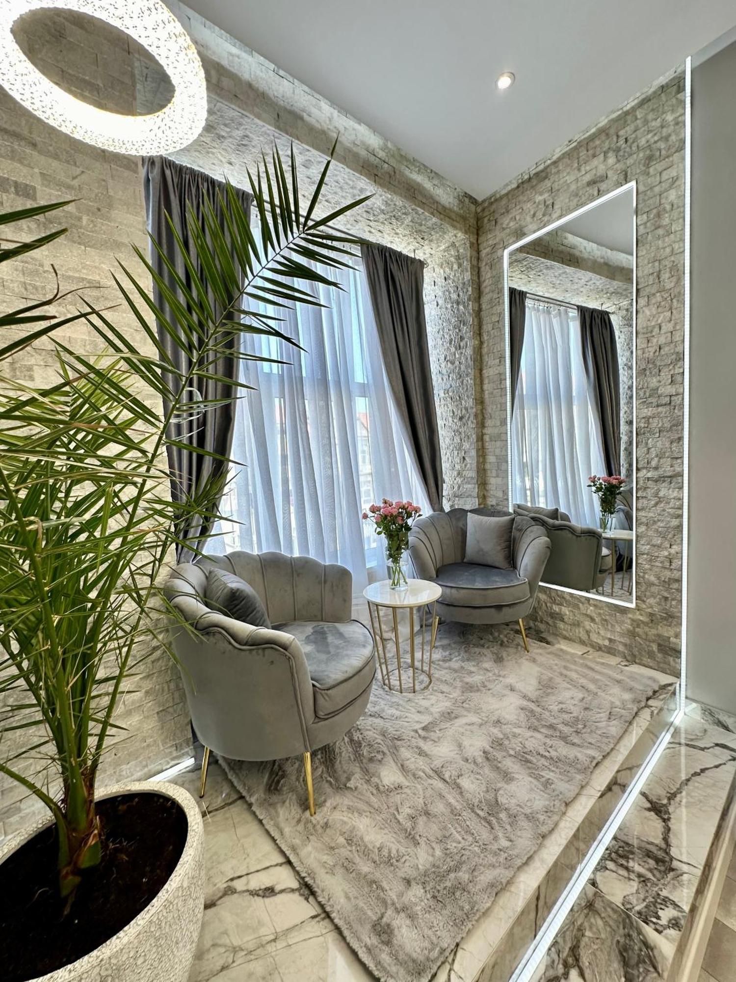 Deyinn Guest House Centrum Turda Eksteriør billede